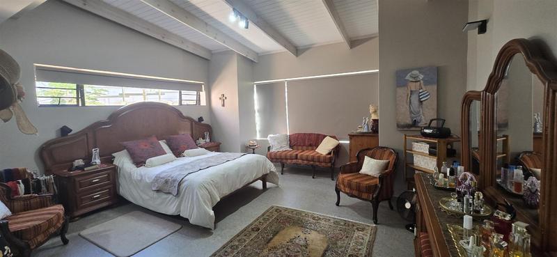 3 Bedroom Property for Sale in Outeniqua Strand Western Cape